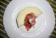 Prosciutto di San Daniele se žlutým melounem